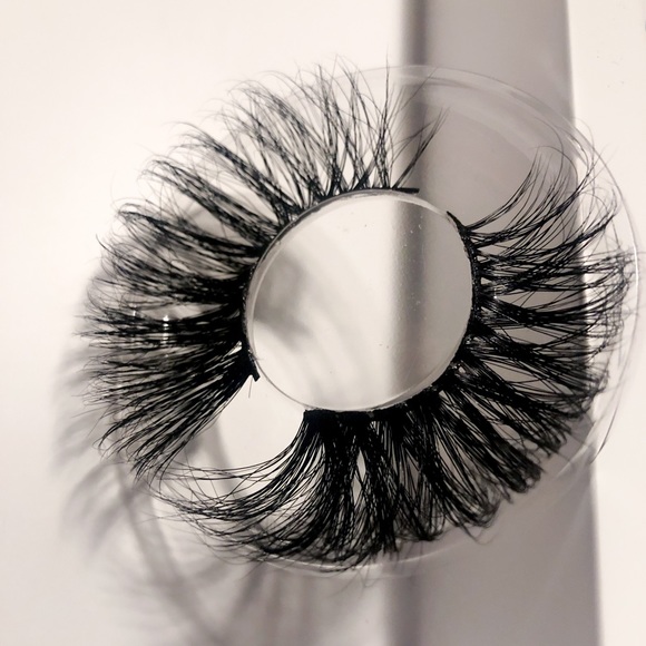 Style: Dramatic - Picture 2 of 2